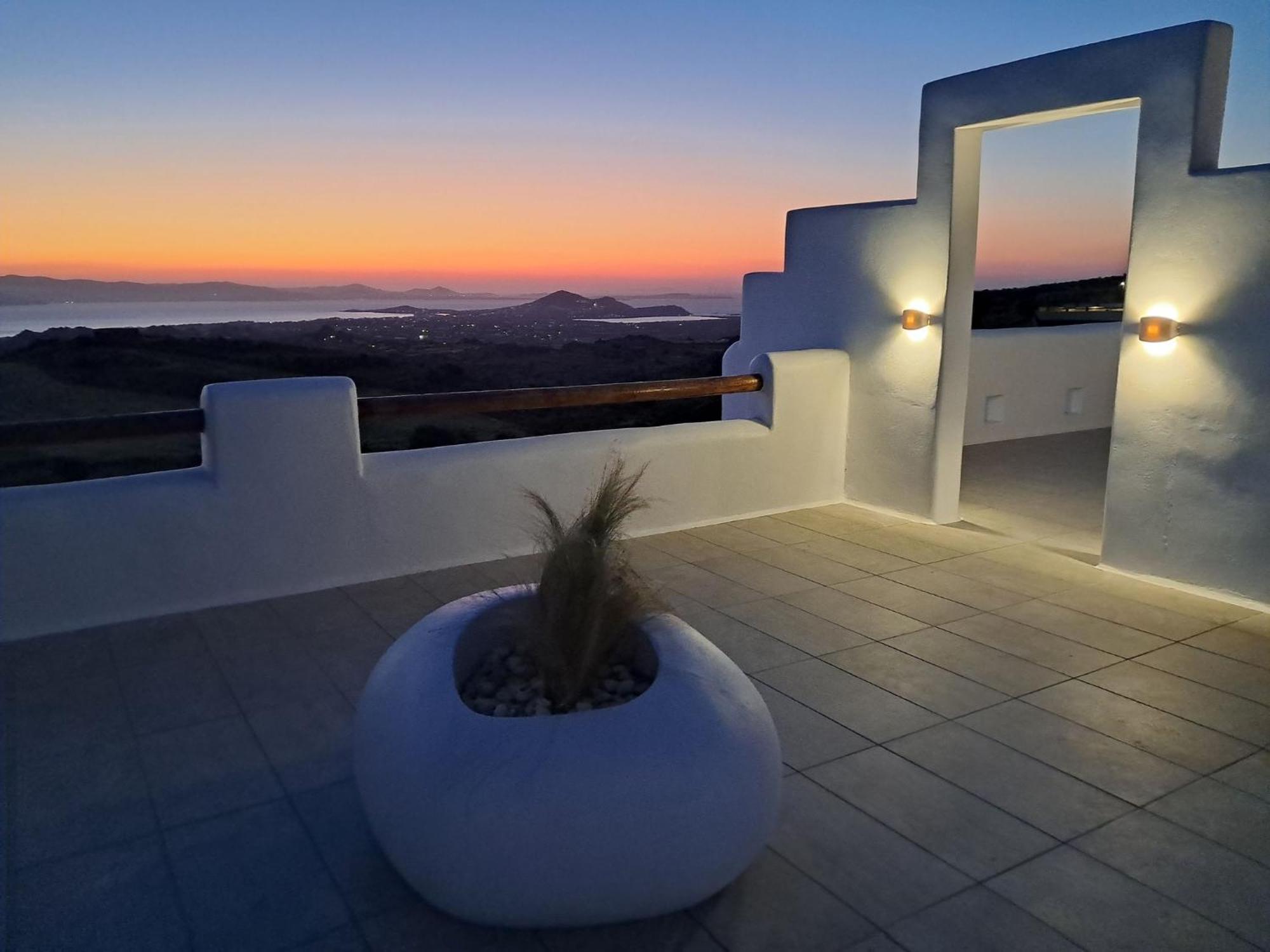 Ariadne'S Crown Luxury Suites With Private Pool Vívlos 외부 사진