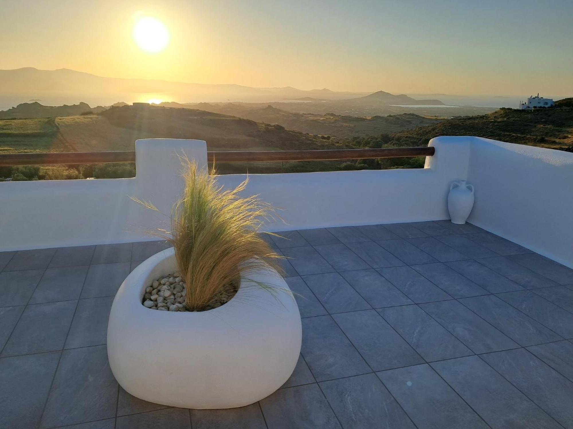 Ariadne'S Crown Luxury Suites With Private Pool Vívlos 외부 사진