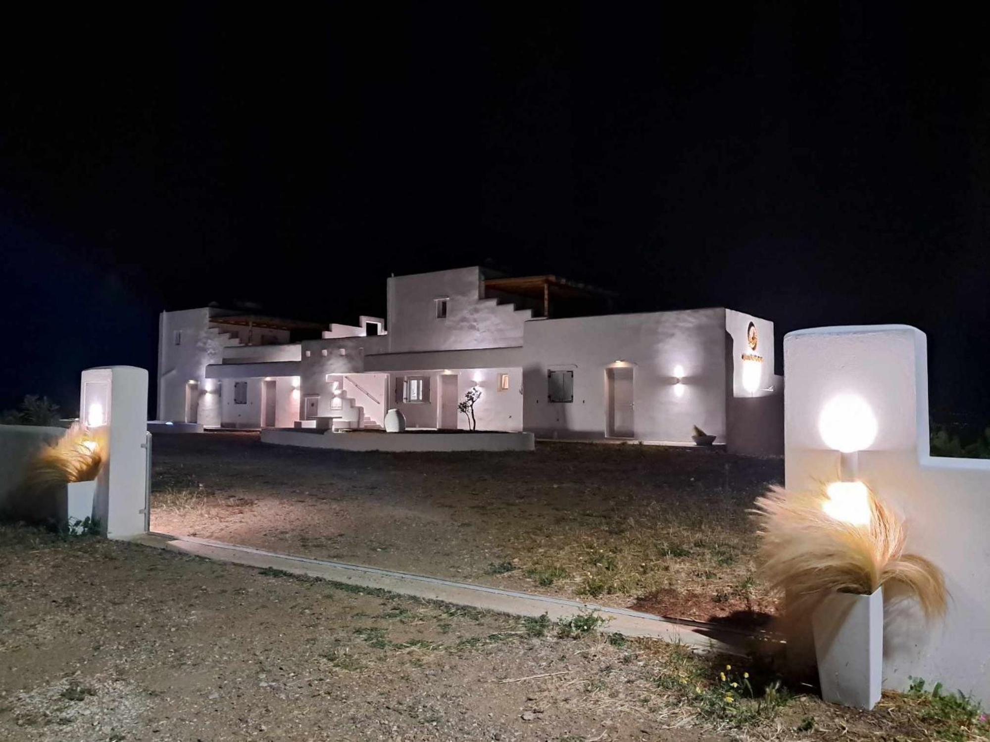 Ariadne'S Crown Luxury Suites With Private Pool Vívlos 외부 사진