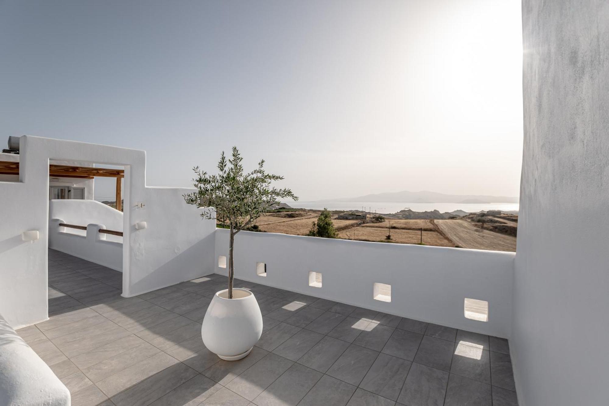 Ariadne'S Crown Luxury Suites With Private Pool Vívlos 외부 사진